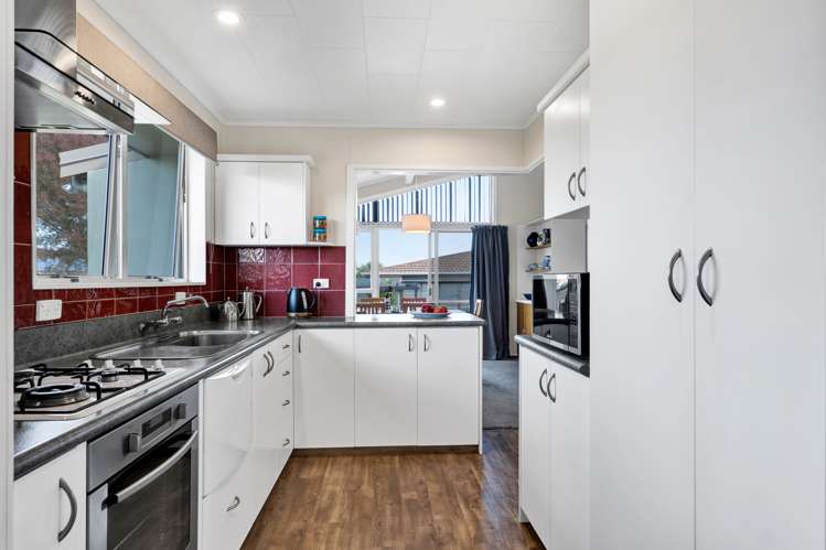 15 Leon Place Waitara_17