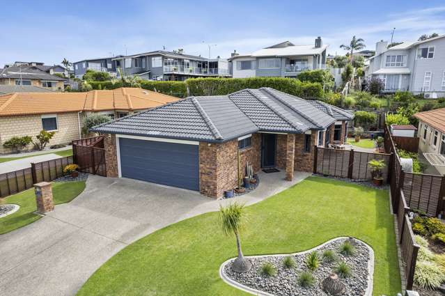 44 Chesterfield Way Orewa_1