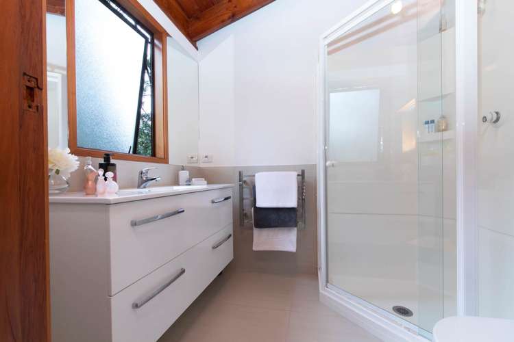 6 Kaurimu Rise Titirangi_7