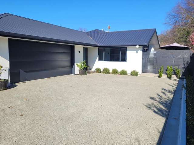 Executive 3-Bedroom Home for Rent in the Heart of Motueka