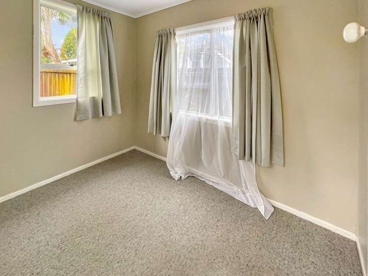 25 Rambler Crescent Beach Haven_8