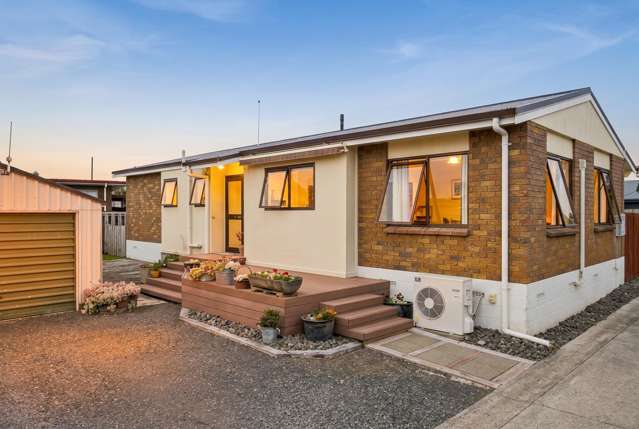 Freehold Easy Living in a Lovely Location
