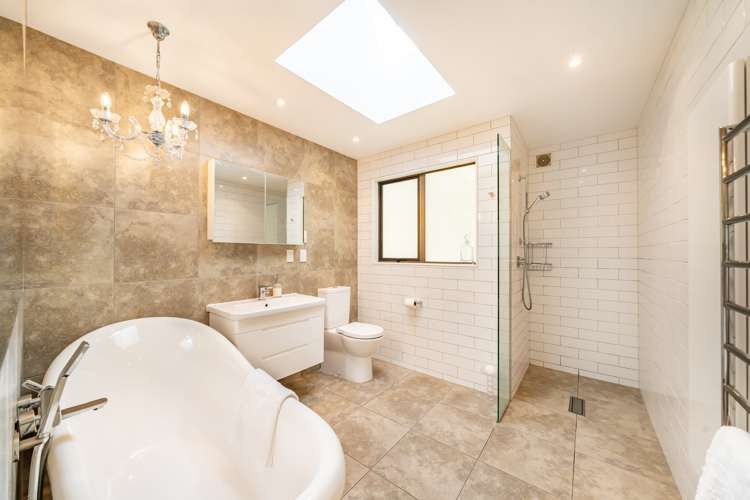 15 Longitude Place Whitby_25