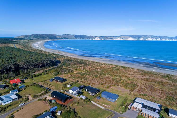 4 Tarapuka Way Māhia_23