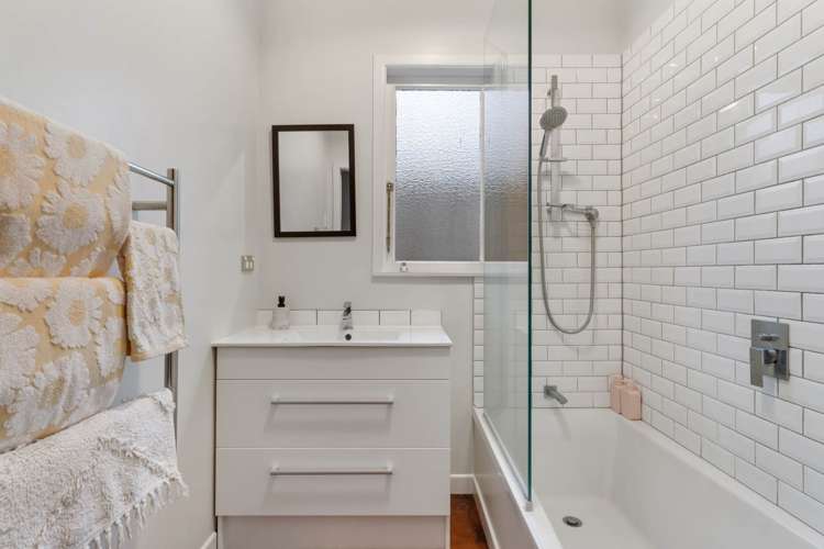 3a Derwent Street Morningside_13