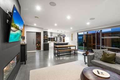 261 Lakes Boulevard_4