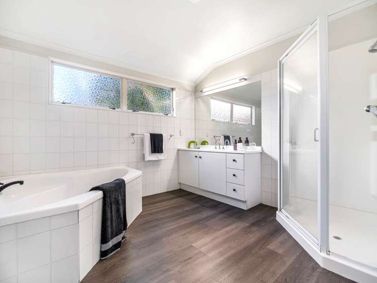 4 Longwood Place Harrowfield_22