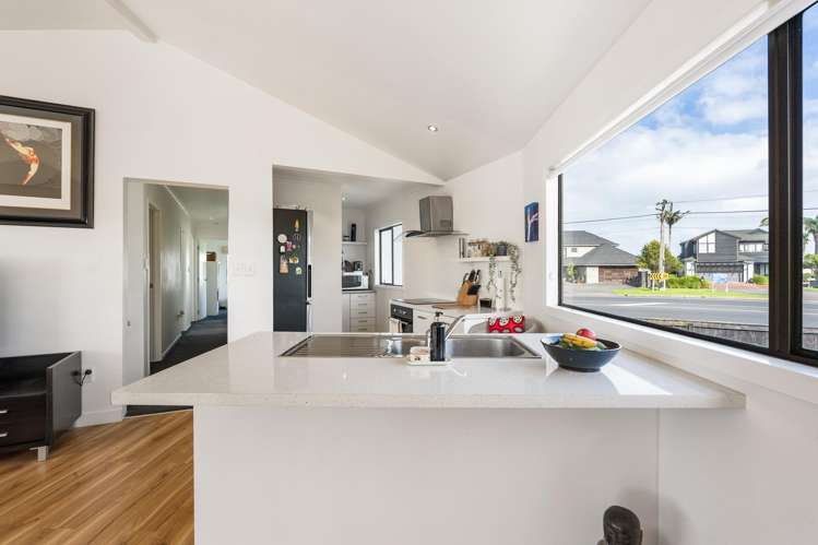 820 Whangaparaoa Road Manly_1