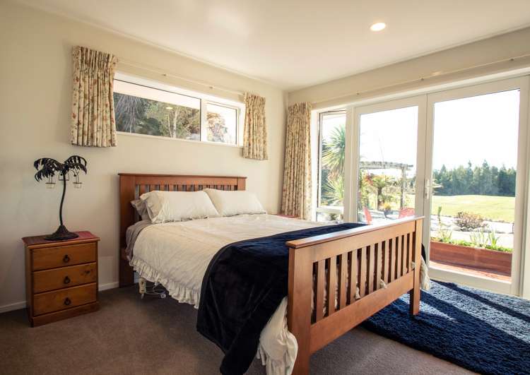 4 Terrace View Hokitika_13