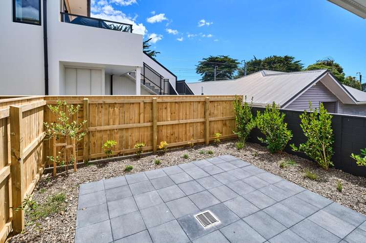17/10 Pascoe Avenue Paremata_2