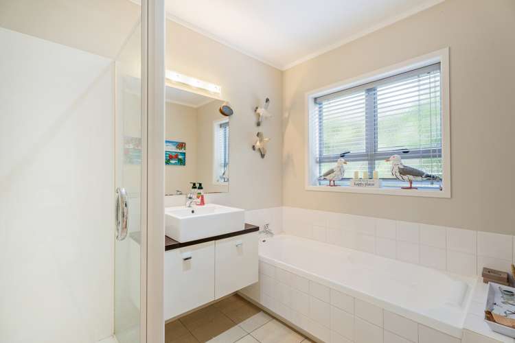 17 Morcom Drive Cooks Beach_10