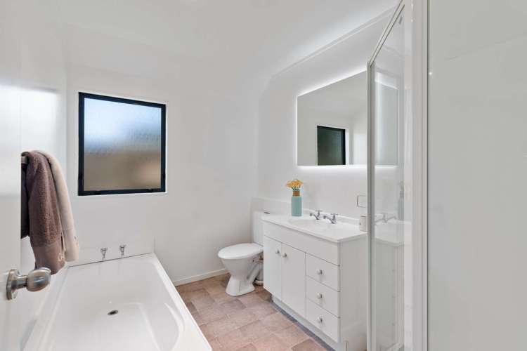 19 Lasque Place Glen Eden_13