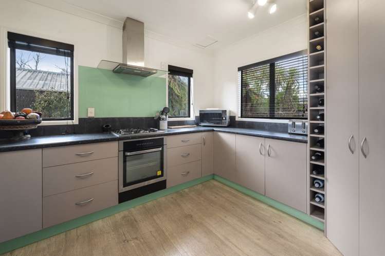 10A Cooper Avenue Holdens Bay_12