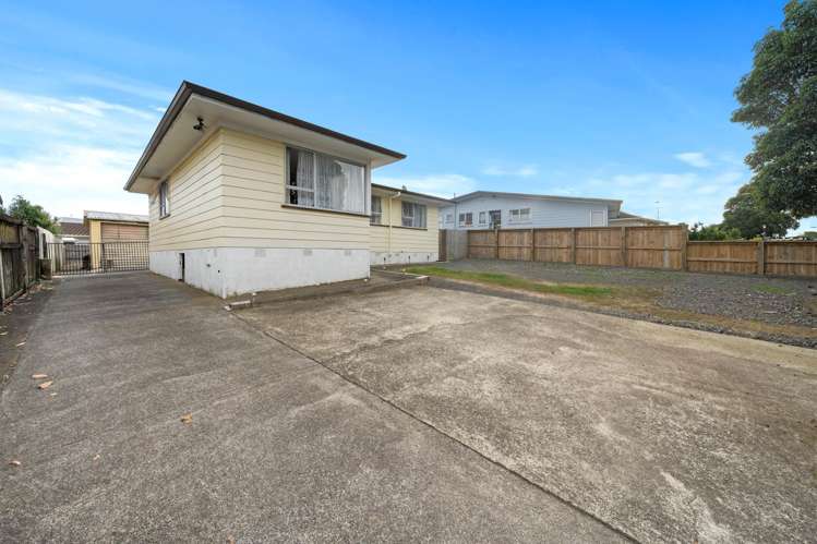 56 Ferndown Avenue Papatoetoe_11