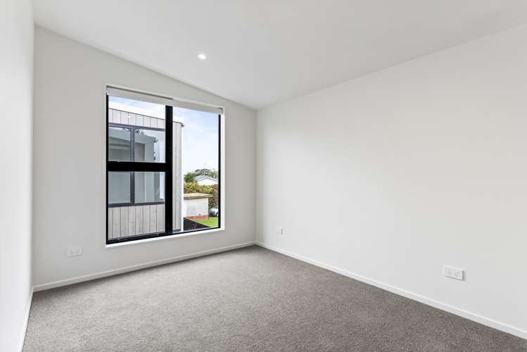 10/82 East Coast Road Milford_12