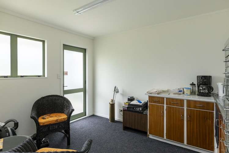 117 Rifle Range Road Central_26