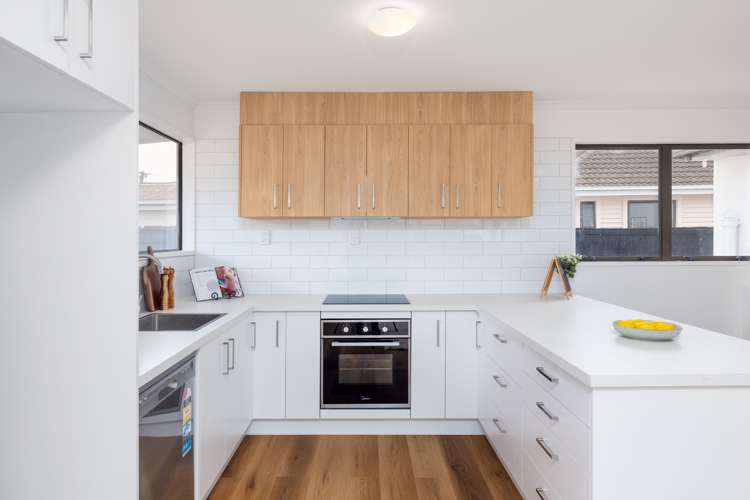 18 Bassett Street Burwood_5