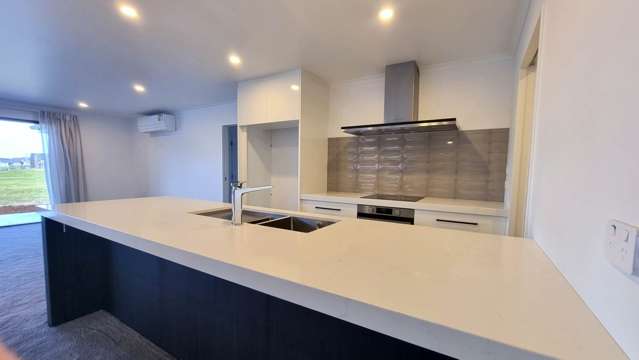 61 Stace Hopper Drive One Tree Point_4