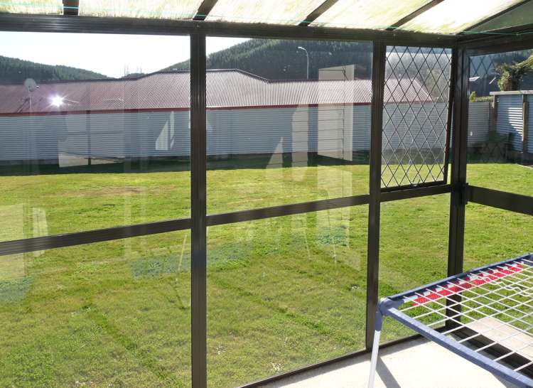 8 Lord Auckland Road Wakefield_8