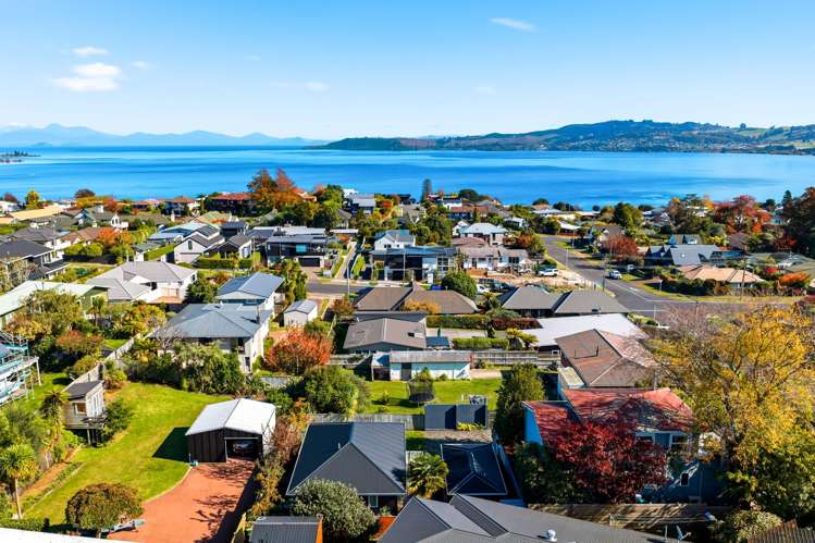 2/19 Awanui Street Hilltop_27