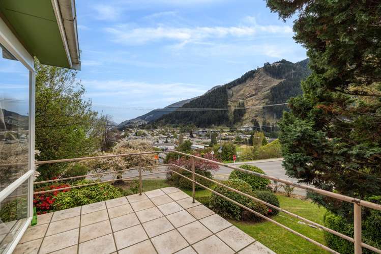 61 Hallenstein Street Queenstown_17