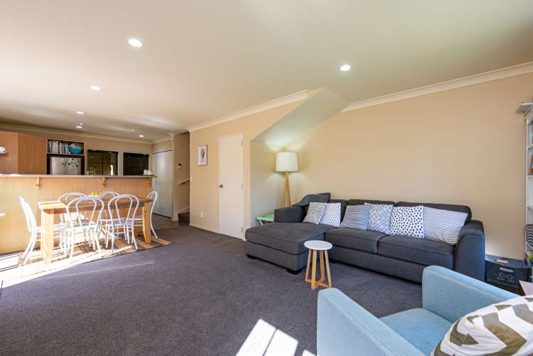 73 Woodhouse Avenue Karori_3