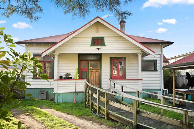 Charming Bungalow in Prime Location