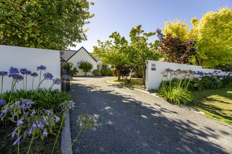 245 Pages Road Gleniti_1