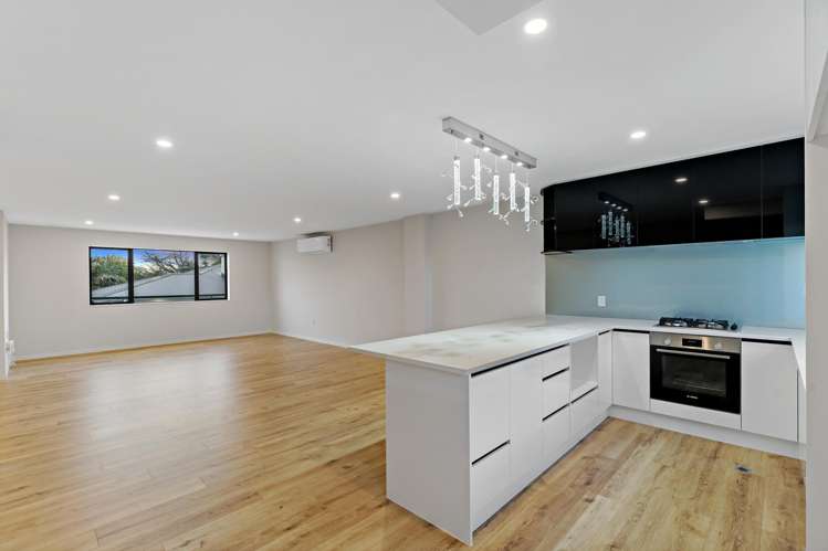 2/273 Mt Albert Road_5