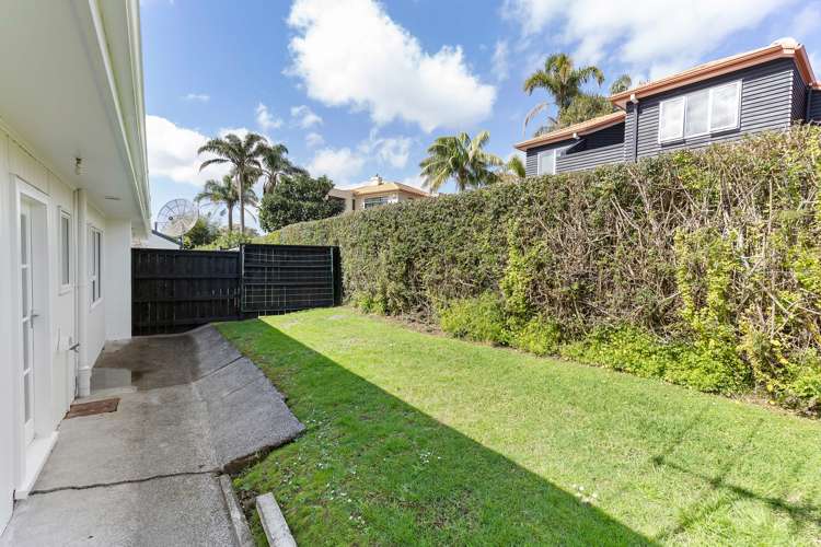 2/15 Seaview Terrace Mount Albert_11