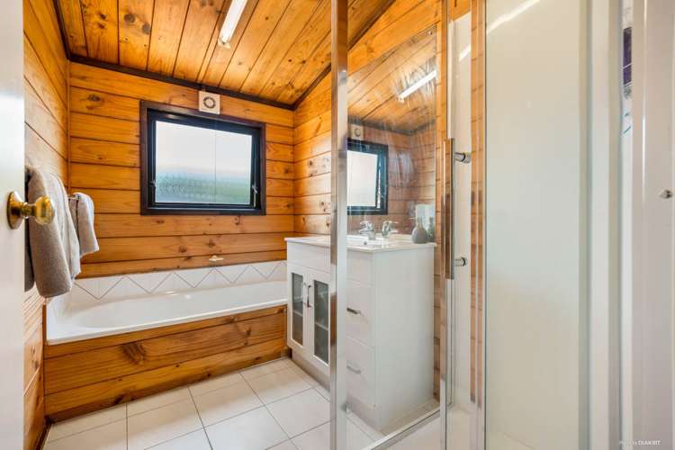 16 Sunningdale Street Wattle Downs_15