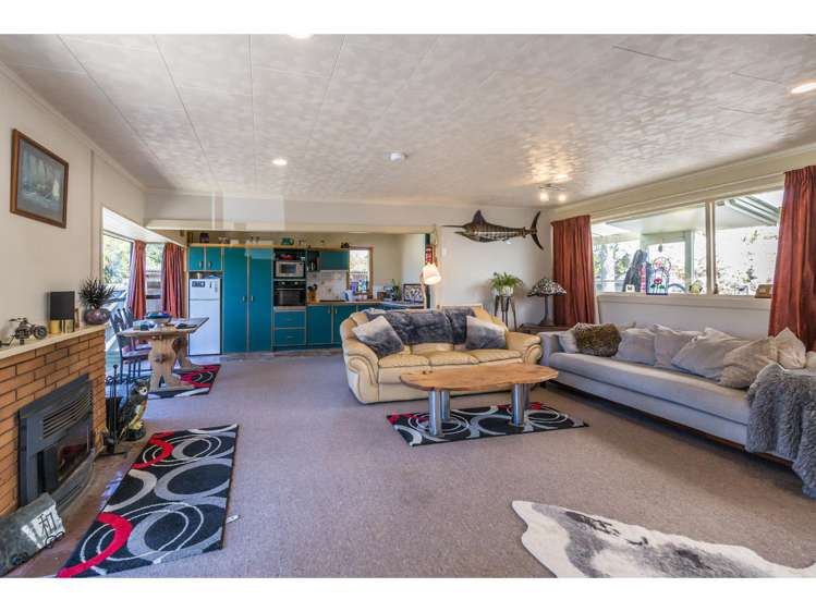 32 Kiwi Avenue Waikuku Beach_5