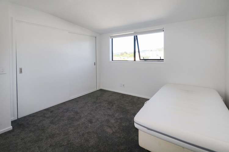 6/10 Avery Grove Boulcott_5