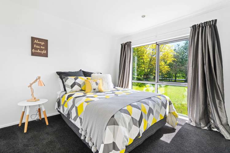 1 Maple Lane Martinborough_11