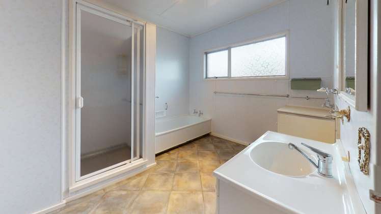 2/42 Queens Drive Allenton_9