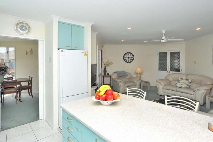 6 Kumai Place Sockburn_7