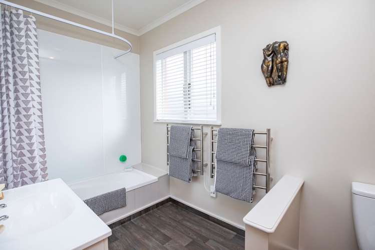 4 Maltby Avenue West End_16