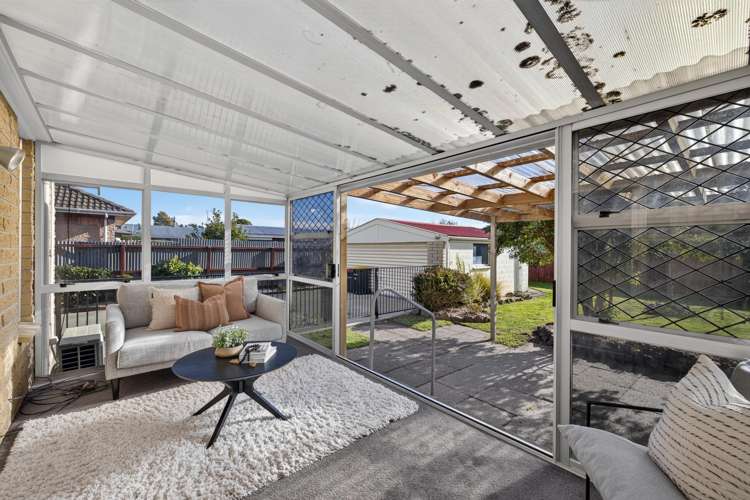 40 Oakley Crescent Hornby_13