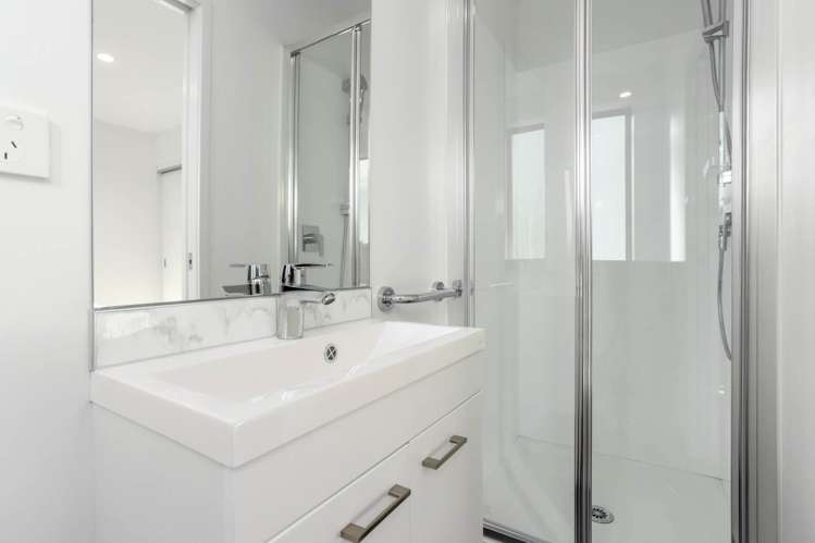 4/10 Shamrock Lane Te Atatu Peninsula_8