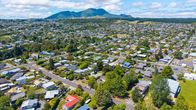 1 and 2/12 Kereru Street Two Mile Bay_35