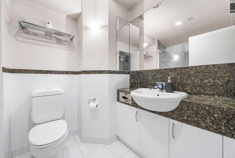 1N/100 Greys Avenue Auckland Central_7