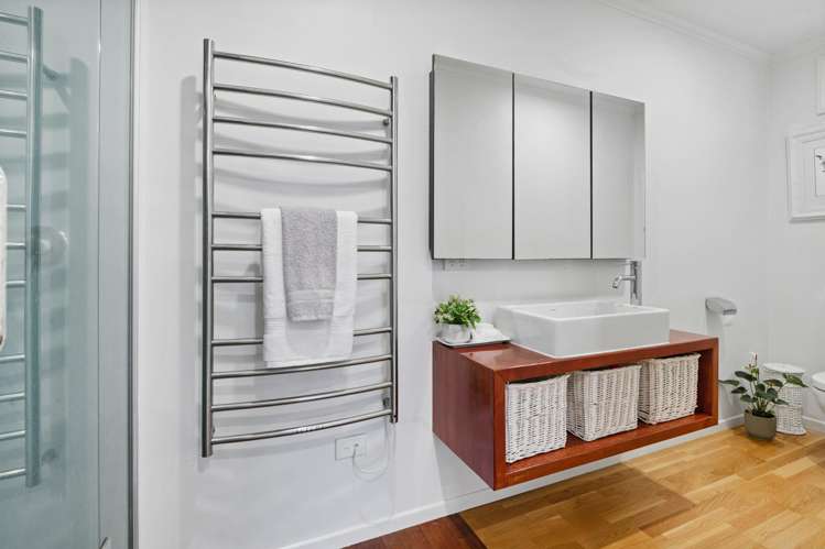 70 Selwyn Crescent Forrest Hill_14