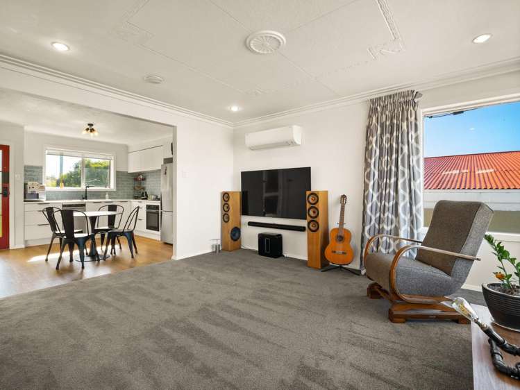 35 Stephen Street Halfway Bush_5