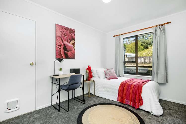 2/13 McManaway Grove Stokes Valley_9