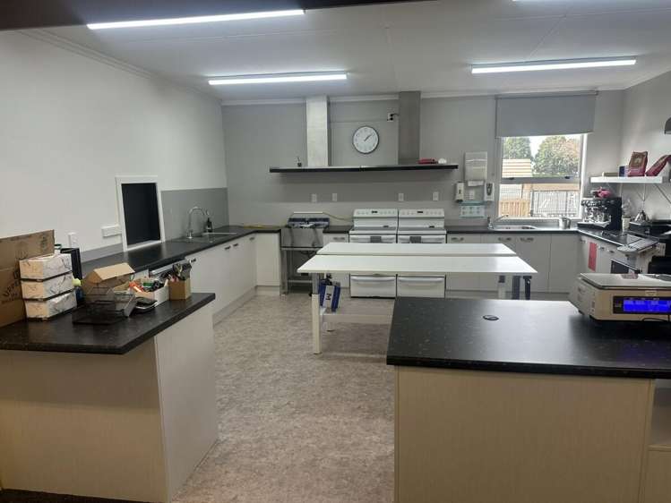 100 Glover Road Hawera_13