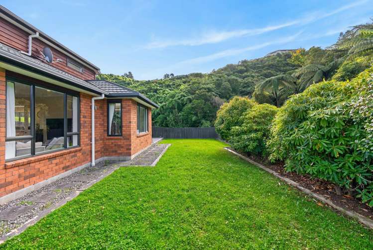 12 Meadowbank Drive Belmont_26