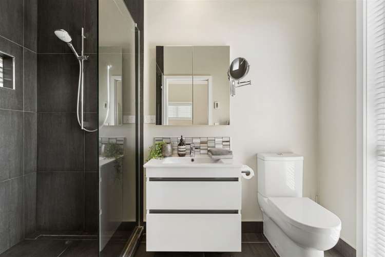 49 Eversleigh Road Belmont_9