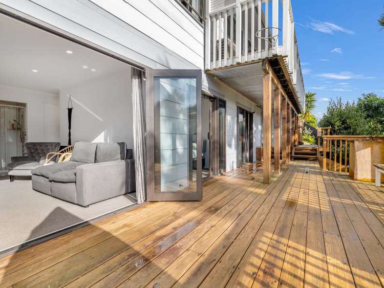 2/58 James Street Bayview_13