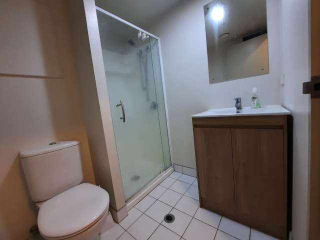 8 Bankside Street 10015_3