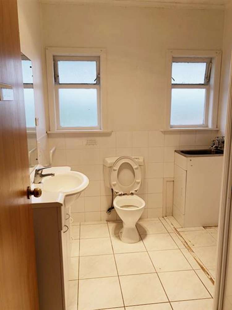 2137 Great North Road Avondale_10